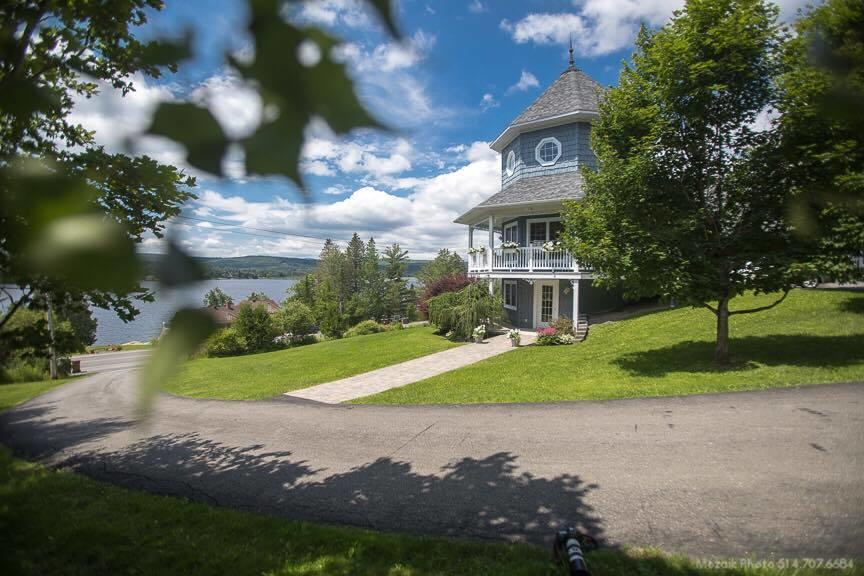 La Maison Bleue Du Lac Wallace Коатикук Экстерьер фото